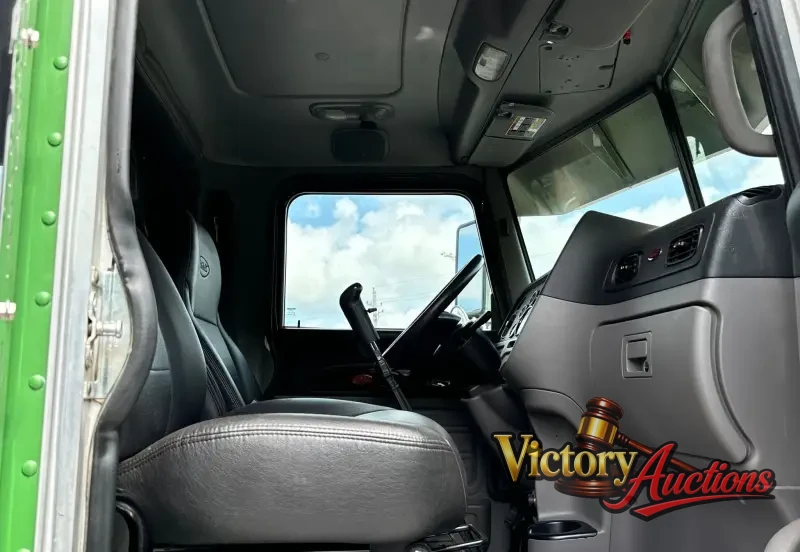 2021 Peterbilt 389 photo 58