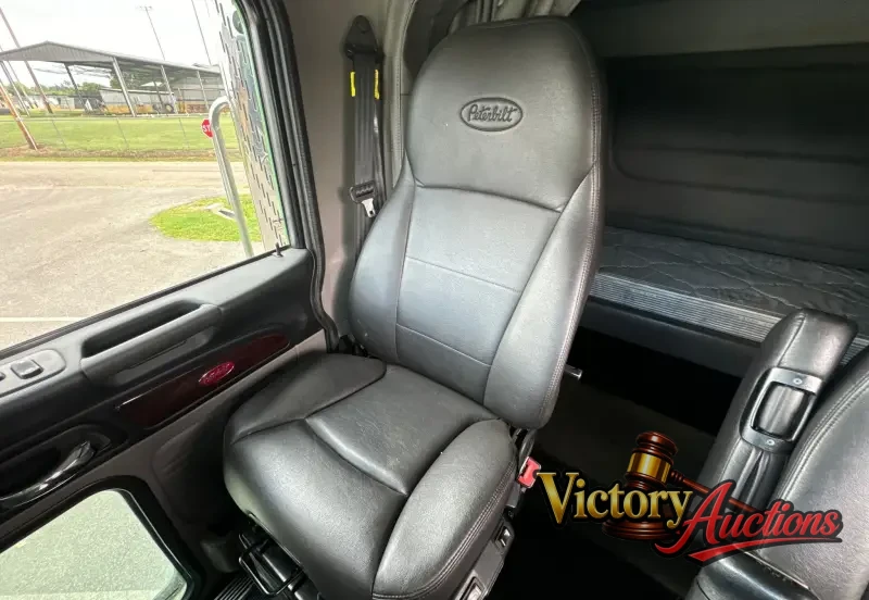 2021 Peterbilt 389 photo 51