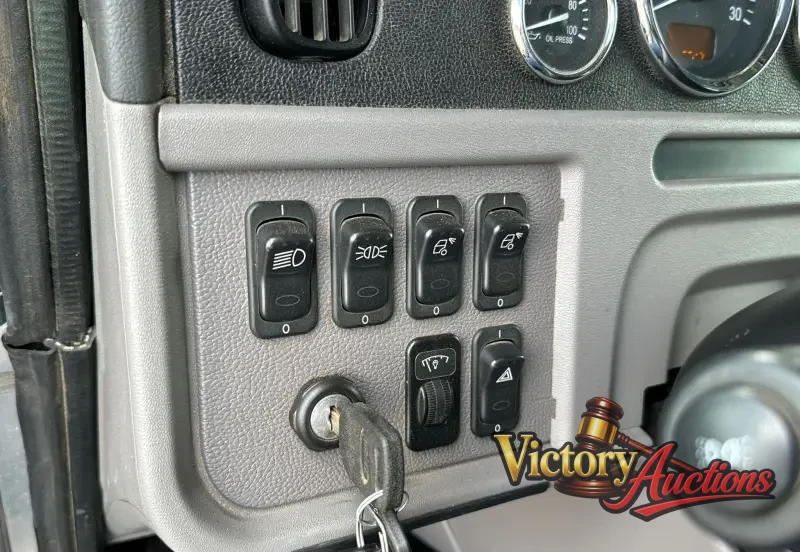2021 Peterbilt 389 photo 37