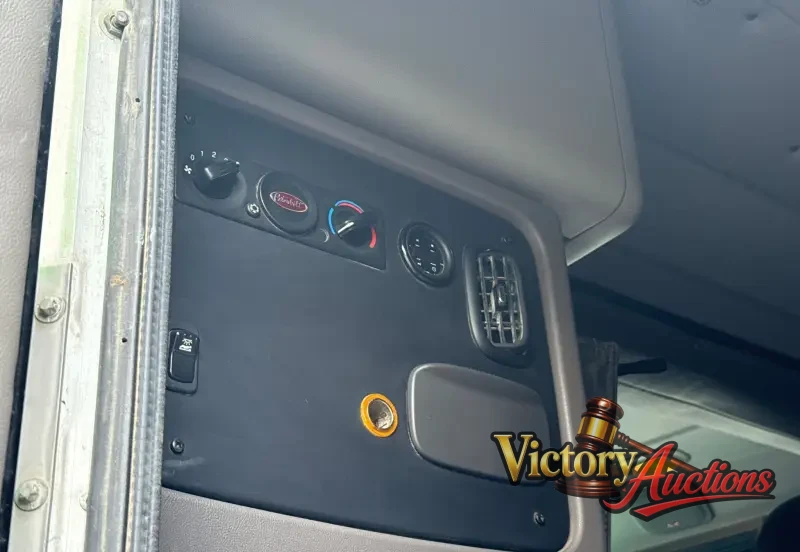 2021 Peterbilt 389 photo 43
