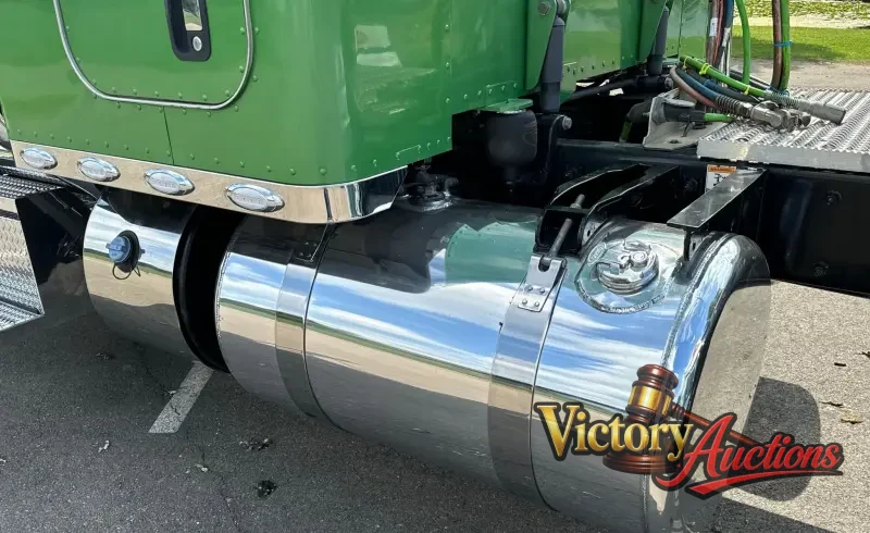 2021 Peterbilt 389 photo 21