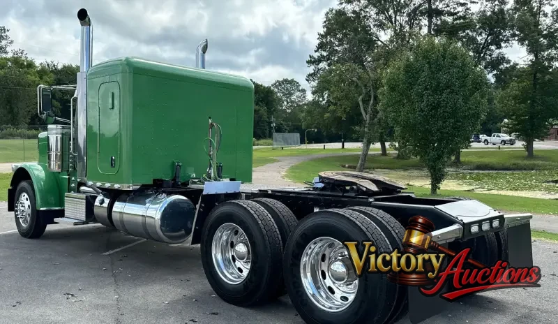 2021 Peterbilt 389 photo 7