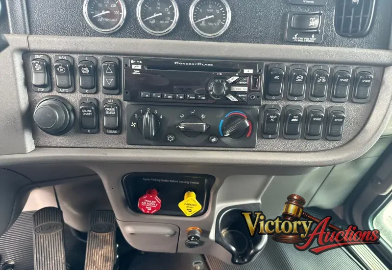 2021 Peterbilt 389 photo 39
