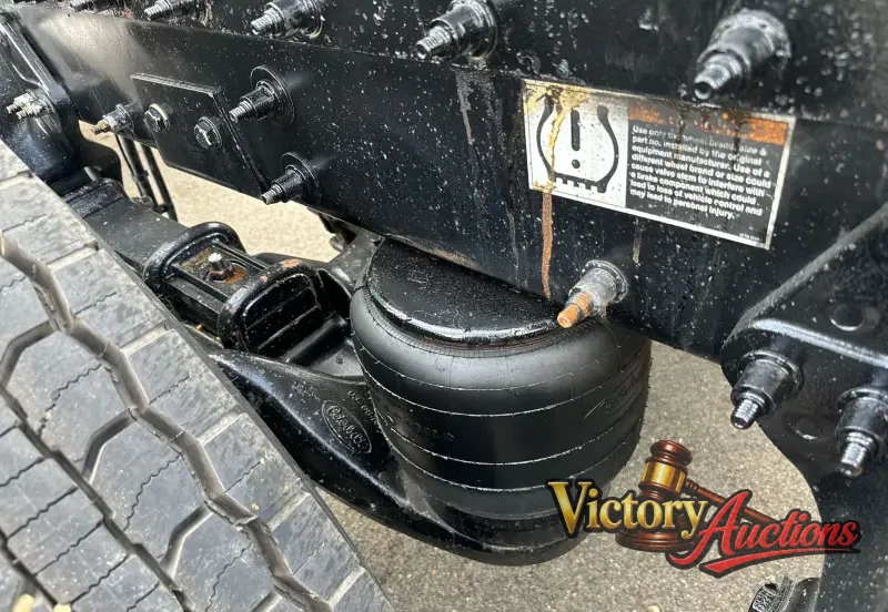 2021 Peterbilt 389 photo 24