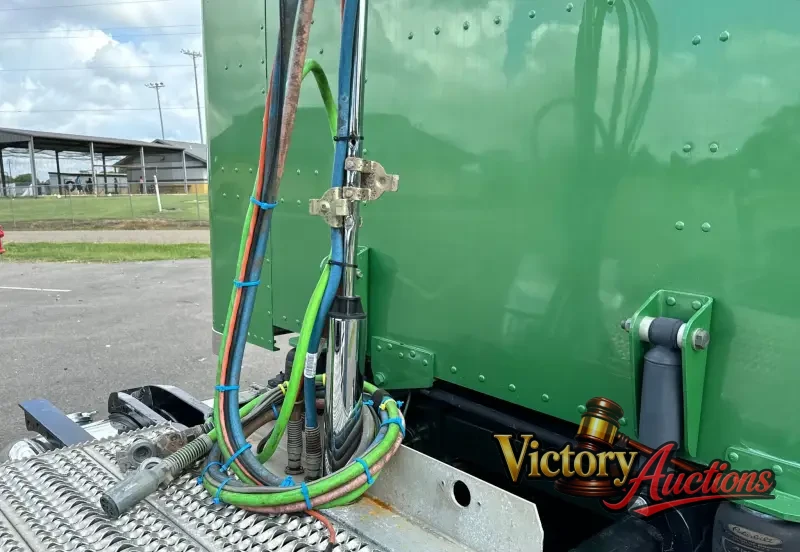 2021 Peterbilt 389 photo 18
