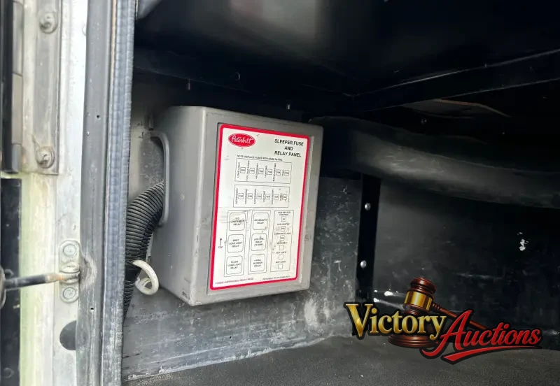 2021 Peterbilt 389 photo 42
