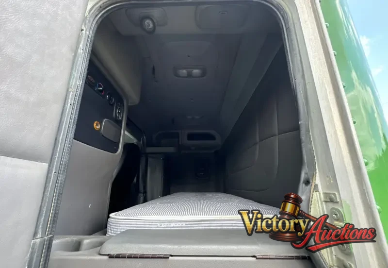2021 Peterbilt 389 photo 46