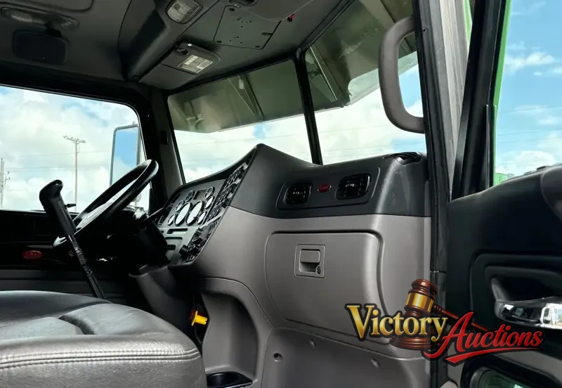 2021 Peterbilt 389 photo 59