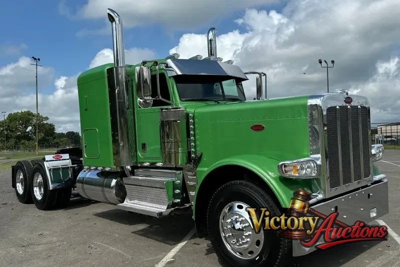 2021 Peterbilt 389 photo 3
