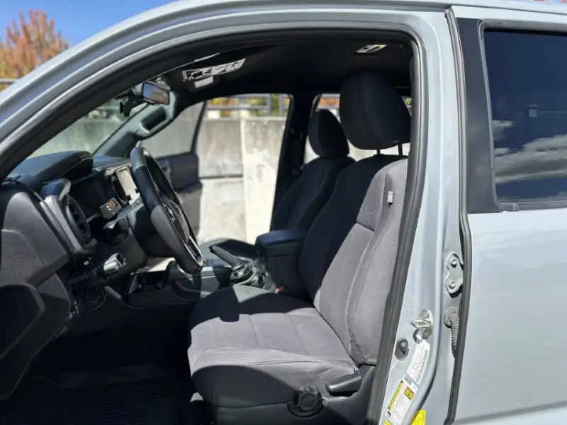 2021 Toyota Tacoma Double Cab TRD Off-Road photo 17