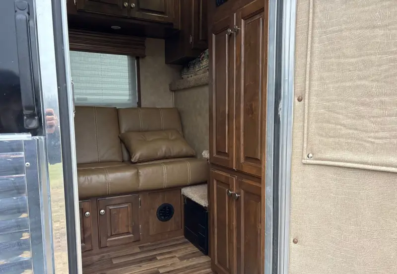2020 Sundowner Horizon 6910 RS photo 43