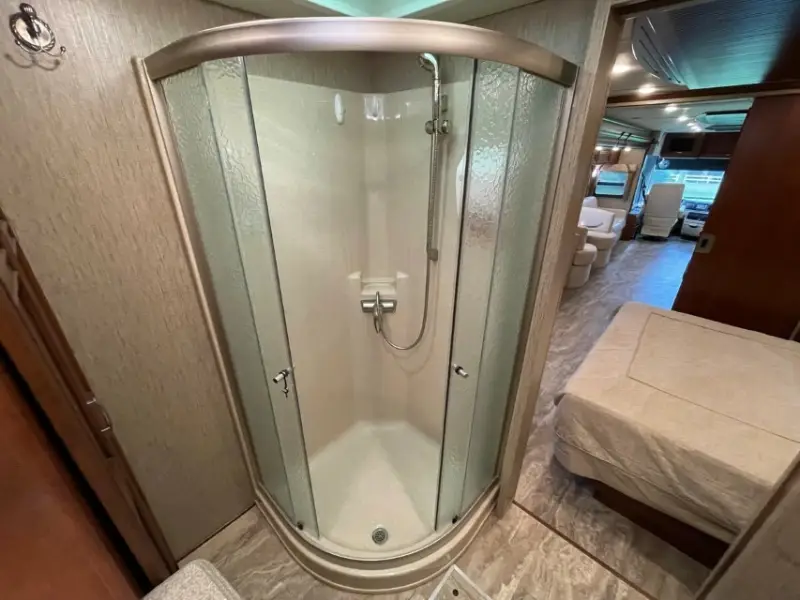 2016 Newmar Ventana LE 3709 photo 16