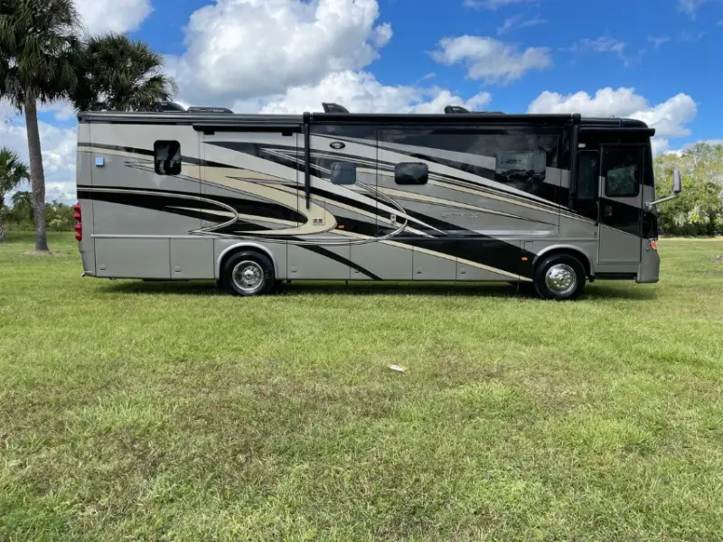 2016 Newmar Ventana LE 3709 photo 56