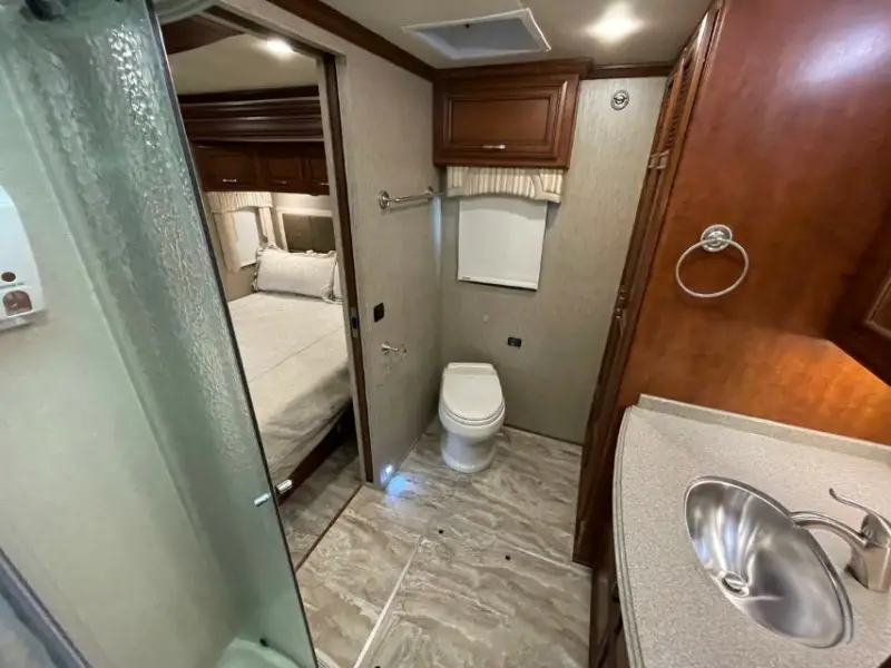 2016 Newmar Ventana LE 3709 photo 15