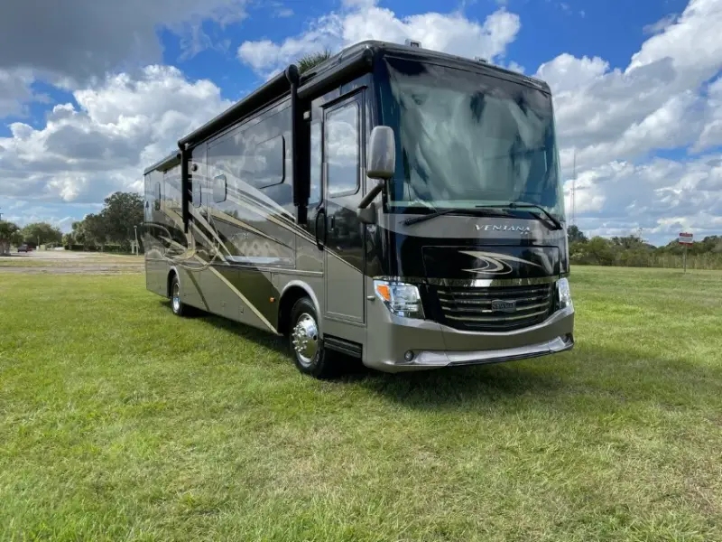 2016 Newmar Ventana LE 3709 photo 1