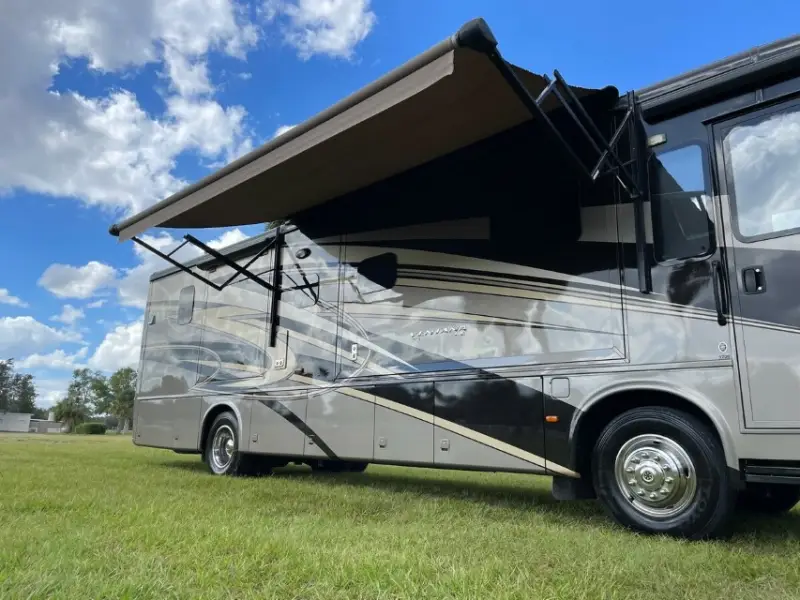 2016 Newmar Ventana LE 3709 photo 44
