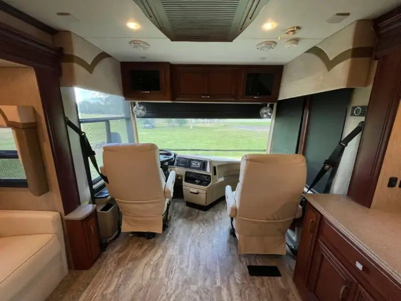 2016 Newmar Ventana LE 3709 photo 9
