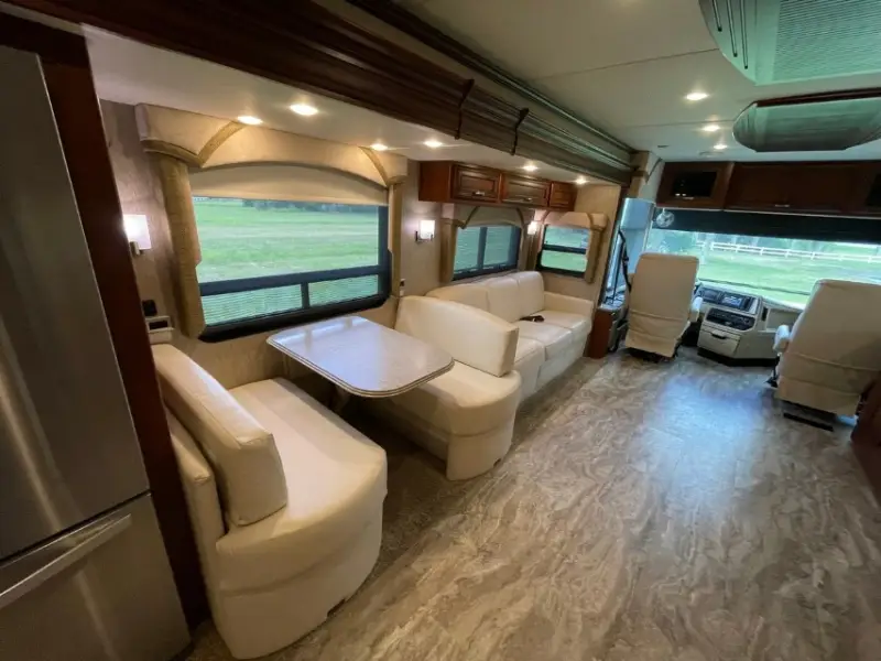 2016 Newmar Ventana LE 3709 photo 10