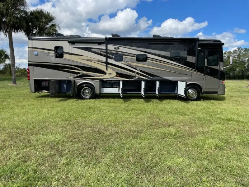 2016 Newmar Ventana LE 3709 photo 49