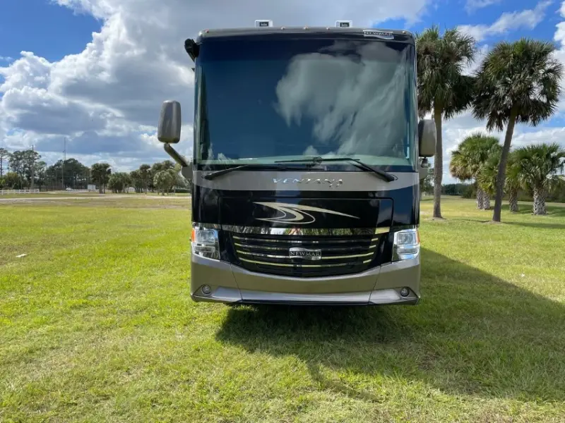 2016 Newmar Ventana LE 3709 photo 50