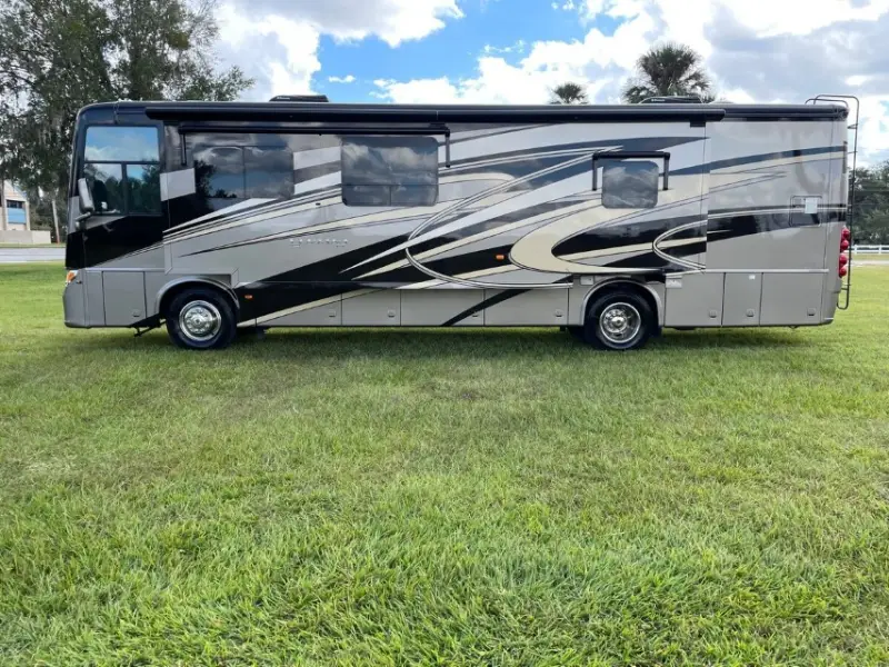 2016 Newmar Ventana LE 3709 photo 37