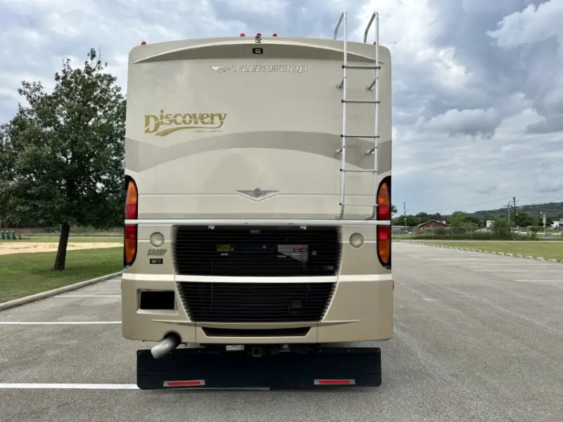2006 Fleetwood Discovery 39S photo 30