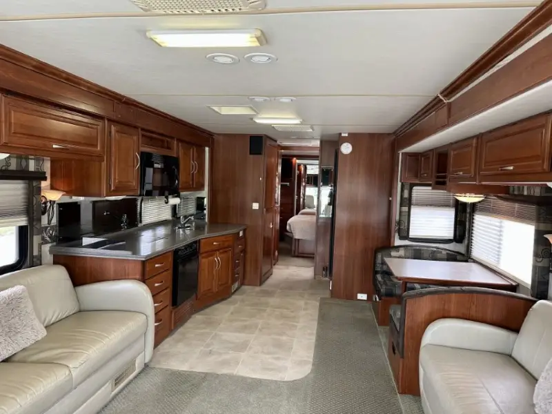 2006 Fleetwood Discovery 39S photo 20