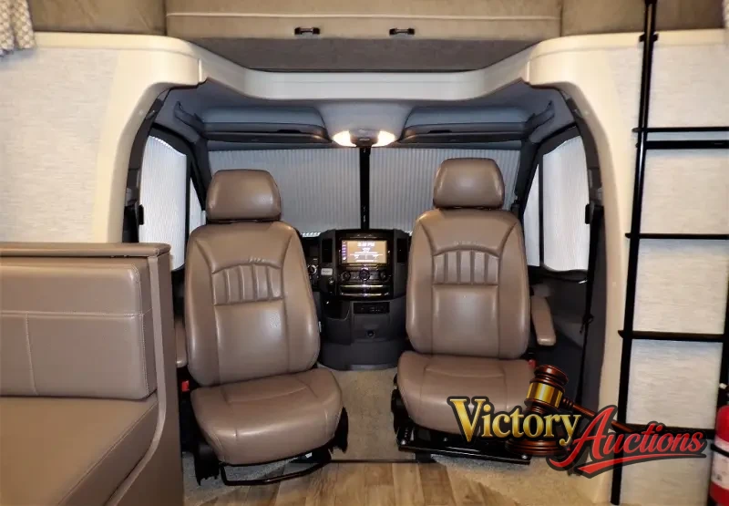 2017 Winnebago Navion 24G photo 31