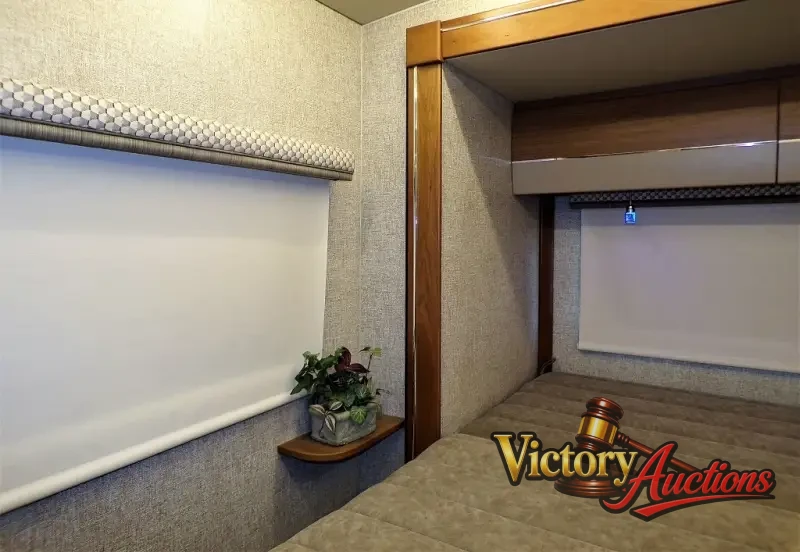2017 Winnebago Navion 24G photo 17