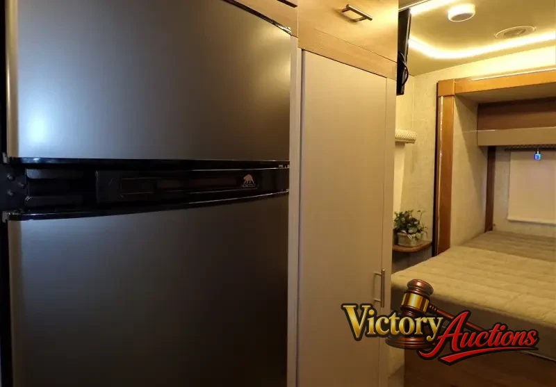 2017 Winnebago Navion 24G photo 23
