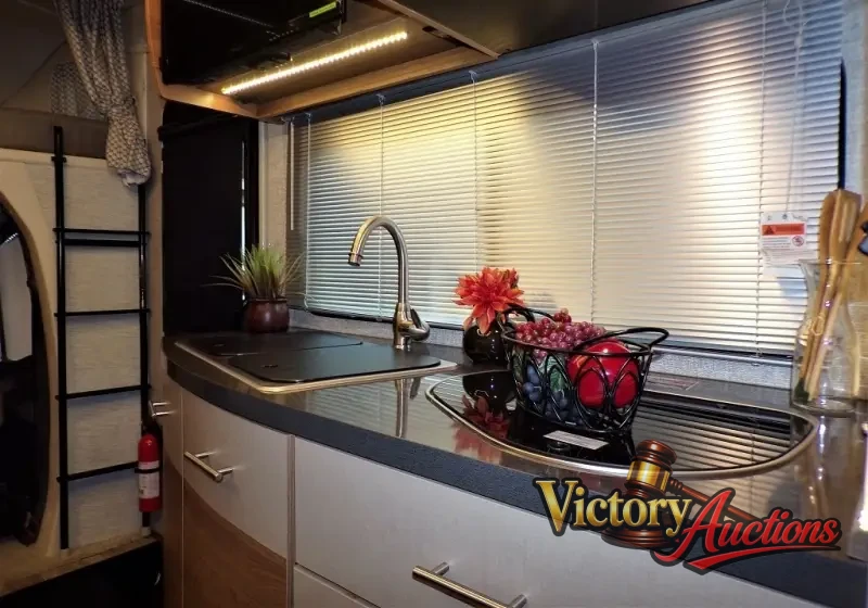 2017 Winnebago Navion 24G photo 6