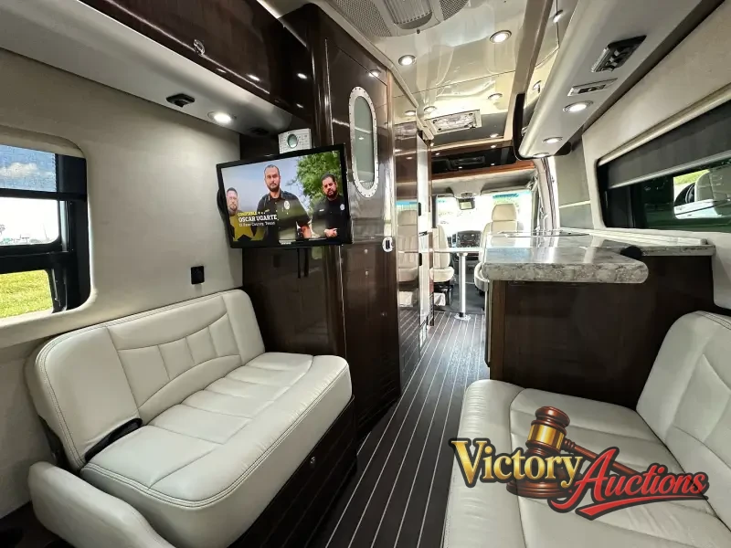 2016 Airstream Interstate EXT Grand Tour Series photo 39