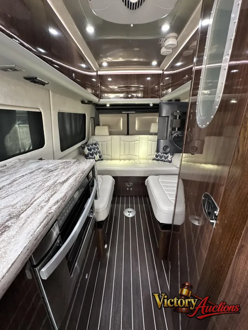 2016 Airstream Interstate EXT Grand Tour Series photo 5