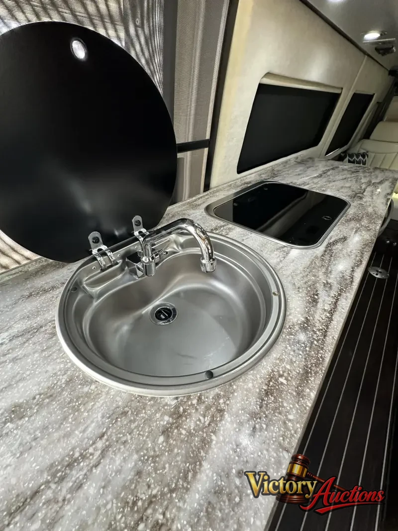 2016 Airstream Interstate EXT Grand Tour Series photo 33