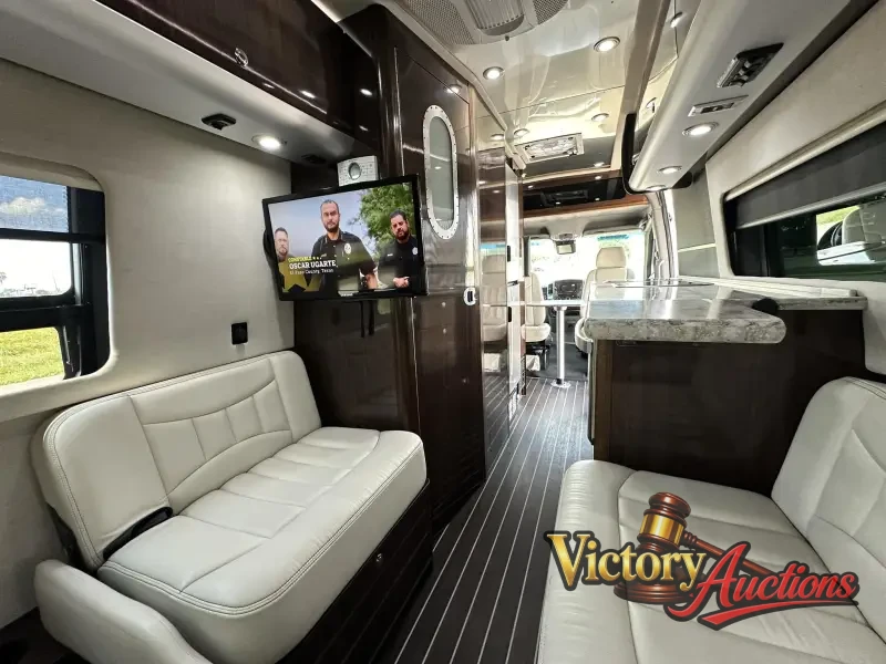2016 Airstream Interstate EXT Grand Tour Series photo 4
