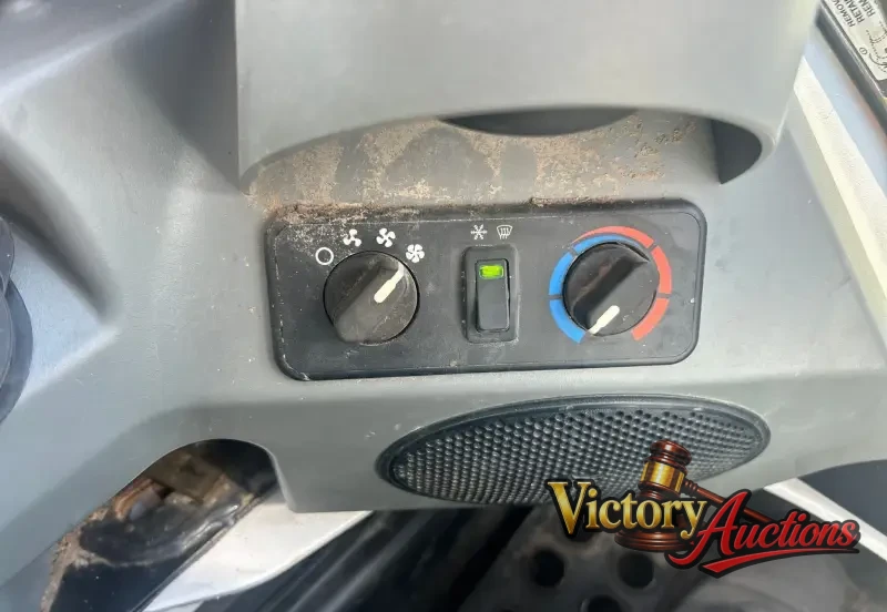 2016 Bobcat T630 photo 35
