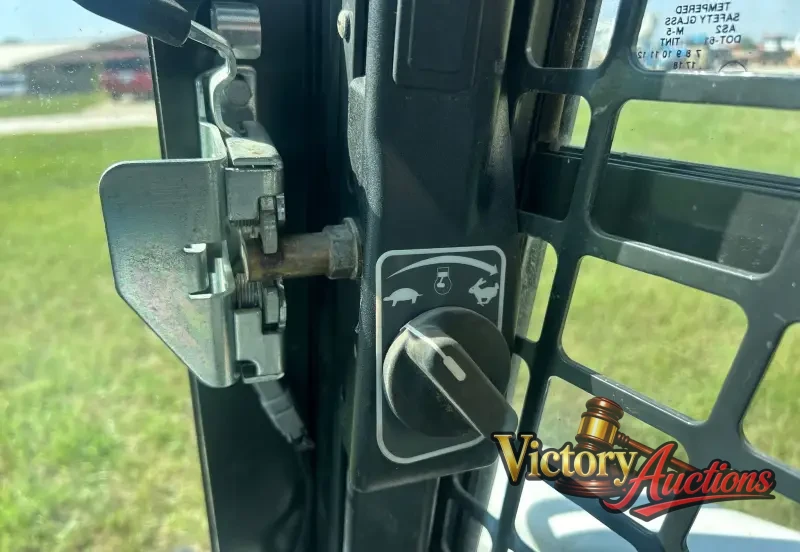 2016 Bobcat T630 photo 30