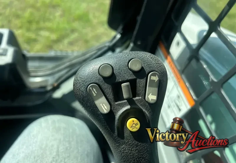 2016 Bobcat T630 photo 31
