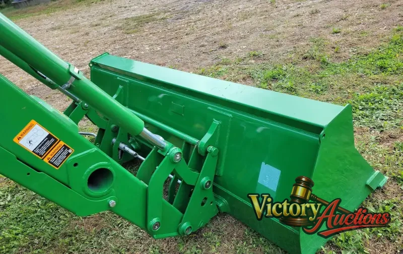 2015 John Deere 5075E photo 18