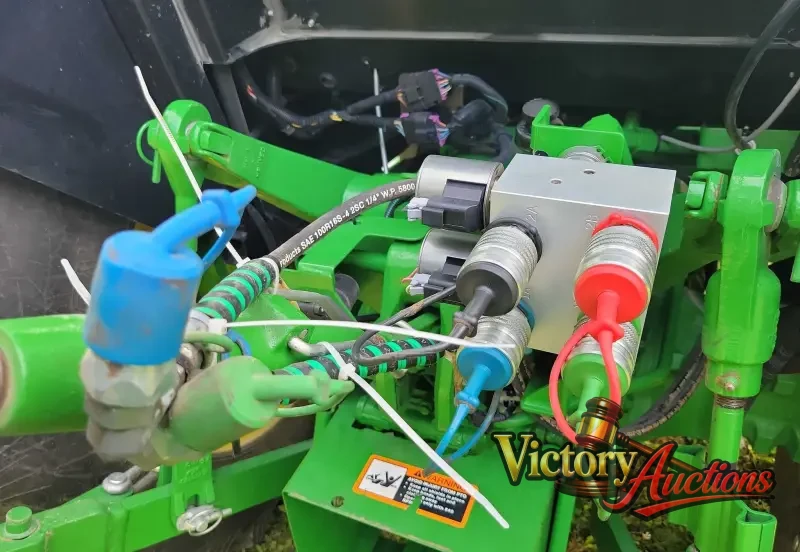 2015 John Deere 5075E photo 41