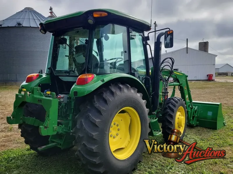 2015 John Deere 5075E photo 5