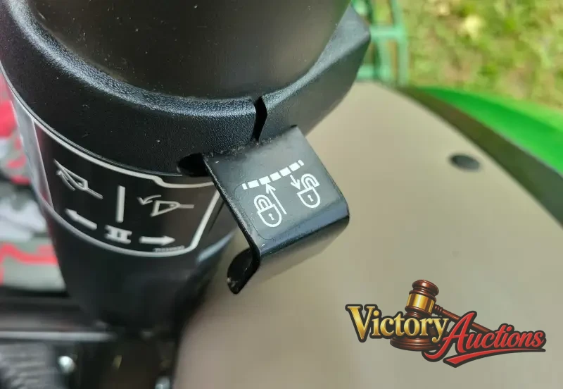 2015 John Deere 5075E photo 58