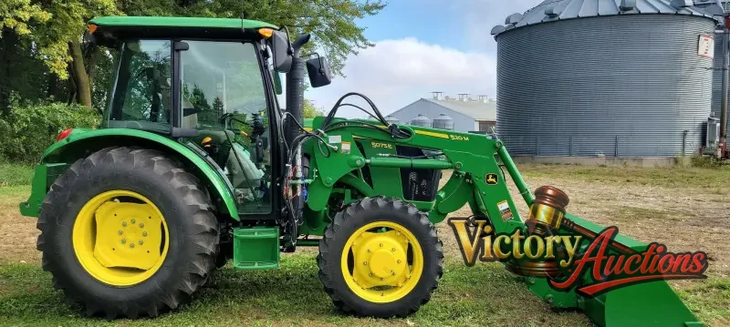 2015 John Deere 5075E photo 4