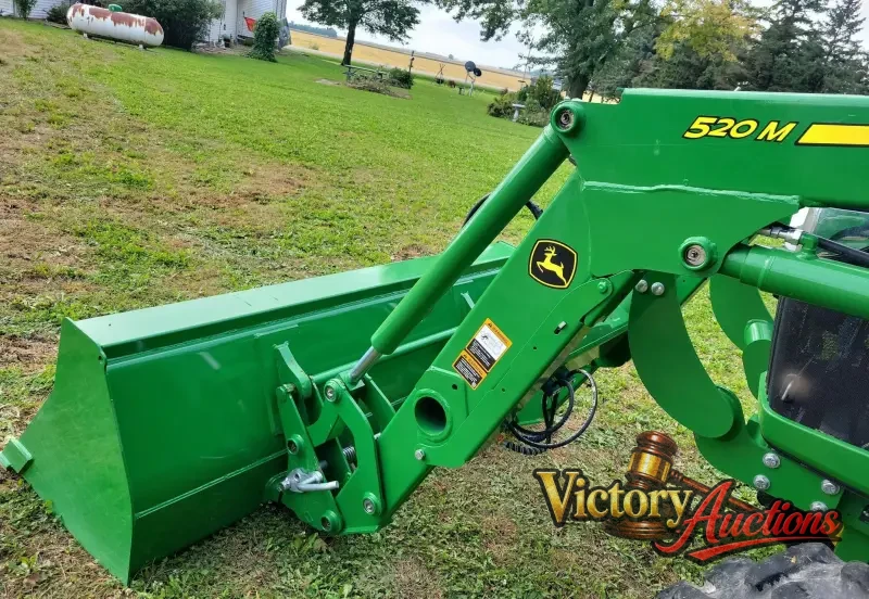 2015 John Deere 5075E photo 14