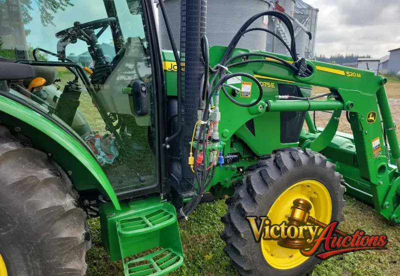 2015 John Deere 5075E photo 22