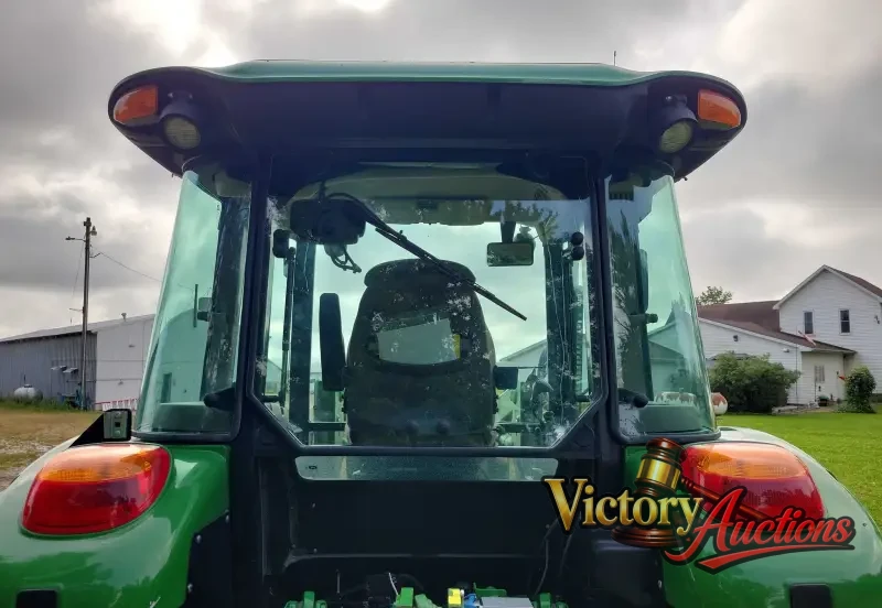 2015 John Deere 5075E photo 28