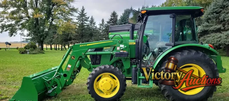 2015 John Deere 5075E photo 8