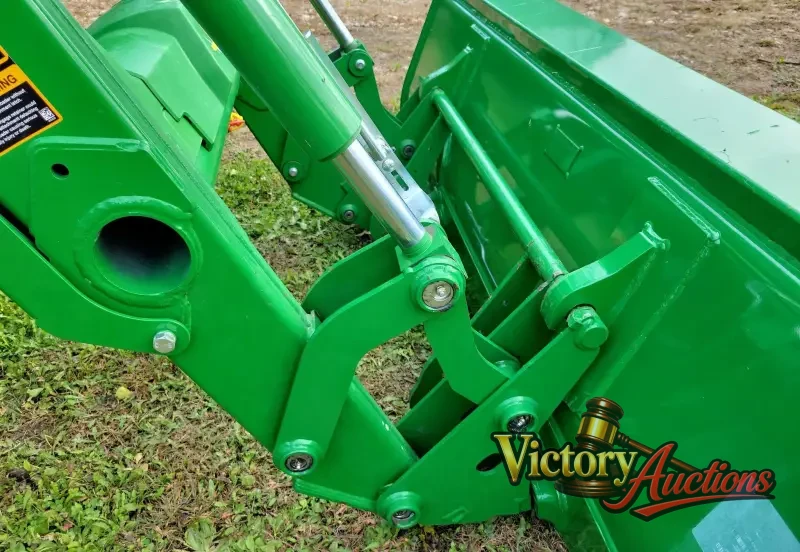 2015 John Deere 5075E photo 20