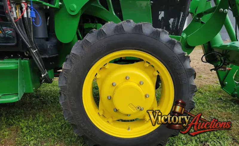 2015 John Deere 5075E photo 91
