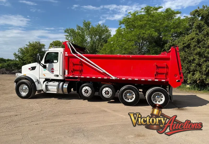 2021 Peterbilt 567 Quad-Axle Dump Truck photo 8